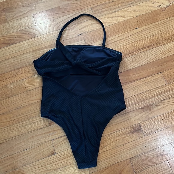 NWOT Love & Sports Strapless (or with Strap) Textured Swimsuit - Picture 6 of 10